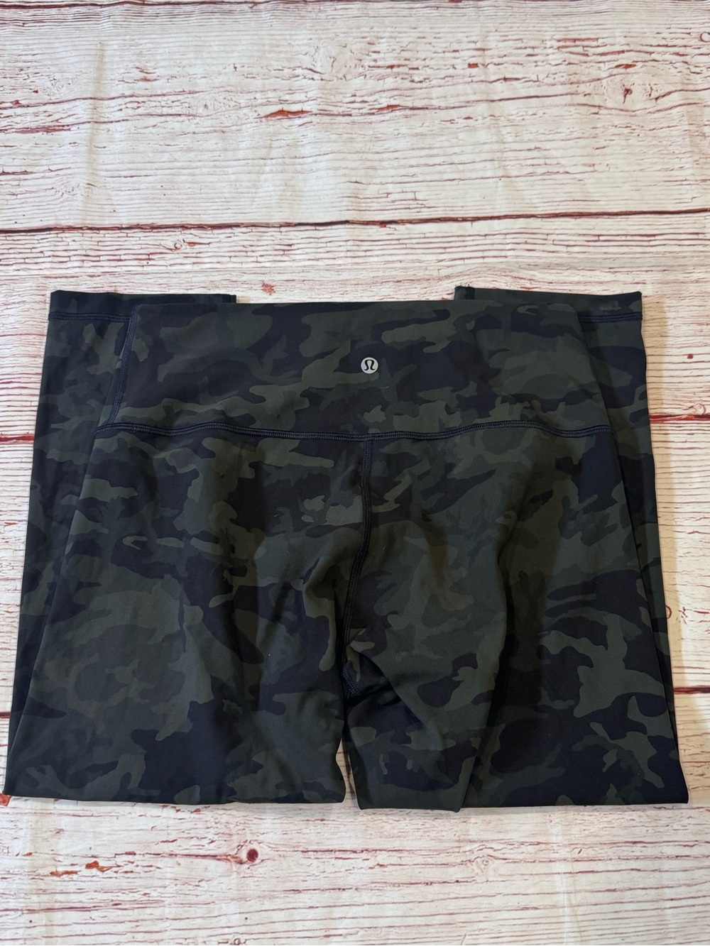 Lululemon Wunder Under Crop Full-On Luxtreme 21" in Incognito Camo Multi Sz 10 - Picture 3 of 6
